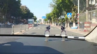 فقط الـIKUN الحقيقيون هم من يفعلون هذا، أليس كذلك؟ (فقط لأن الأخ يحفظني ويرعاني طوال الطريق!)