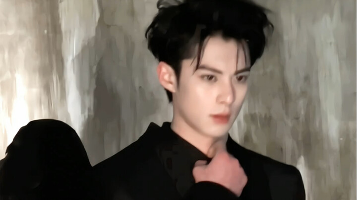 A guy shouldn’t call himself handsome, but Wang Hedi can!