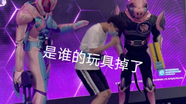 关于我在和假面骑士revice合照的尴尬瞬间…