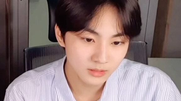 هل يذكّرك ذلك بالأصدقاء الذين تعرّفت إليهم خلال فترة التدريب في SM والقصص التي حدثت بينكم؟