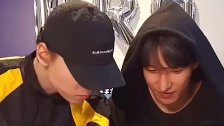 ดูไลฟ์สด 218 สองรอบติด ทุกครั้งก็ถูกถามว่าไม่ได้สระผมมาใช่ไหม โบนงถึงกับอึ้ง เซเว่นทีน ชเวฮันยอล อีซ