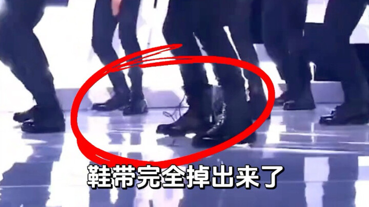 Jun’s shoelace came undone halfway through the HIT dance, and Min-gu helped tie it up | Crisis avert