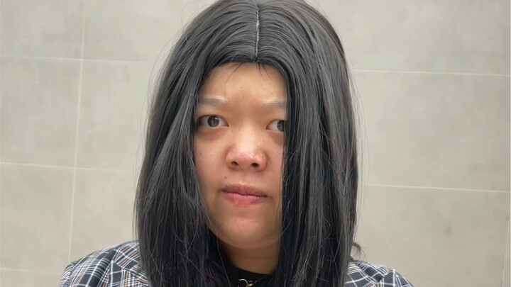 "Kekhawatiran Si Cantik Botak"