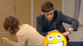 Phim ảnh|High Kick|Cô gái bị thương ở mông, nam bác sĩ giúp bôi thuốc