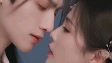 【长月烬明】这吻戏的花絮可以重复播放,真是太甜啦,现场直播吻戏耶。俩幼稚园小朋友打打闹闹,剧里太虐,找找糖