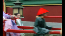 This sedan chair is not an ambulance!