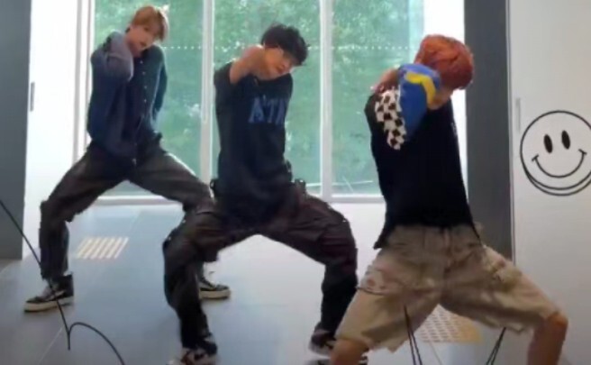 RIIZE 新曲Boomboombass首个副歌Challenge