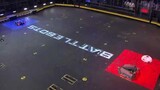 [รีมิกซ์]การต่อสู้ระหว่างหุ่นยนต์ประหลาดสองตัวบนเวที|<Robot Wars>