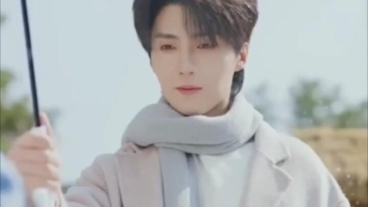 Liu Lanbo & Mo Ning. Berpindah jiwa ke tubuh mantan pacar yang licik.Terikat sistem, selesaikan misi