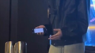 "الموديلات الرجالية بحاجة إلى شهادة بكالوريوس من جامعتَيْ «تشينغهوا» و«بيجينغ»؟" هذا حقًا تنافس محمو