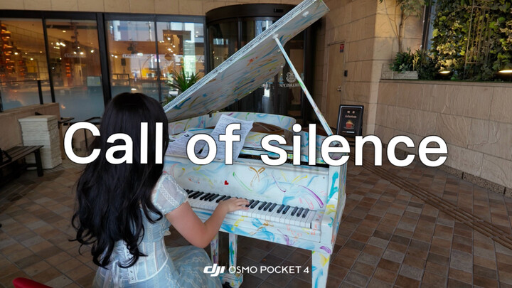 Khi bạn cất lên bản “Call of silence” trên đường phố Osaka, Nhật Bản và thu hút cả một đoàn người đứ