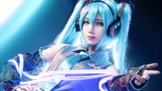 [Guangzhou Comic Exhibition] Encounter God-level Hatsune Miku COSPLAY, super beautiful!