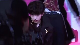 【เหอจุนหลิน】แววตาของเหอเอ๋อช่างน่าทึ่ง