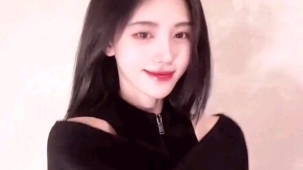 [Ju Jingyi] Help! I love watching her snap-point dance! She looks great in any way she moves!