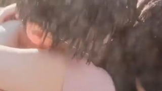 Dia menggambar lelaki yang ditaksirnya sebagai tokoh utama pria