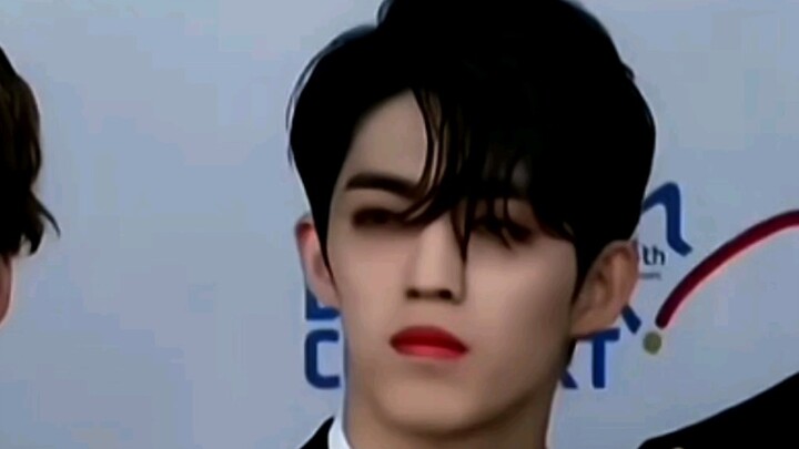 “South Korean idol-style Lion King” “cold, intimidating presence” “looks so fierce”