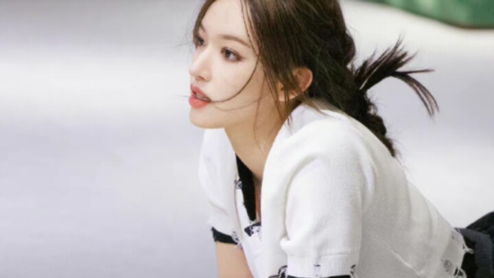 [Straight shot in the practice room] It feels like this sister not only ate Dove but also turned on 