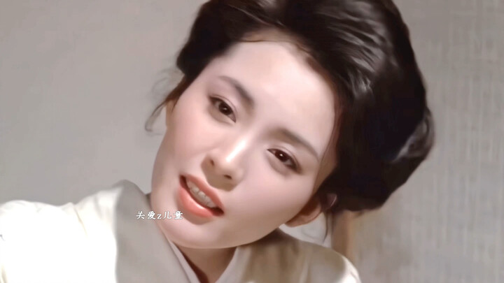 Bậc thầy mối tình chị em thập niên 80 | Ai mà chịu nổi khi cô chị hơn tuổi xinh đẹp lại nũng nịu cơ 