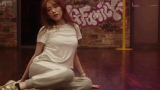 Hadiah Natal dari Video Dance YGX dari Dewi Yang Mahakuasa Lee Sung-kyung untuk Fans