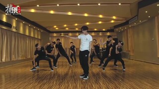 【Lu Han】You can also do radio gymnastics like this