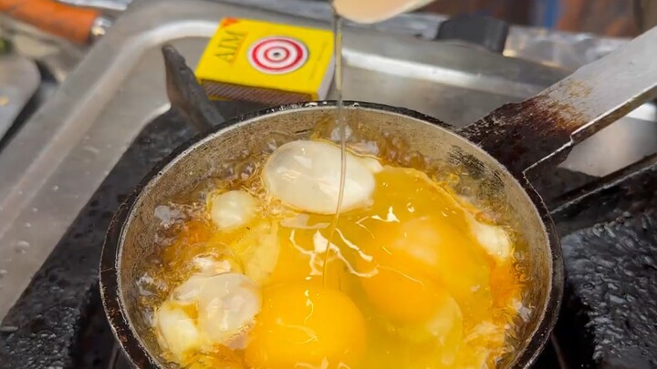 Delicious Fried Eggs on the Streets of India
