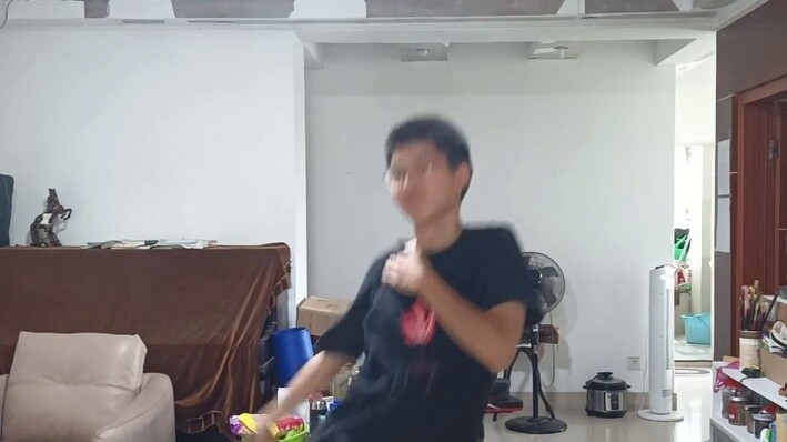 [Cover Dance] Choi Ye Na hướng dẫn bạn cách giết gián