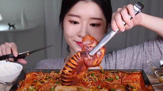 [Mukbang] - Hải sản om cay, mực nguyên con, trứng cá, cơm chiên - Ẩm thực Hàn Quốc