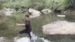 ขออภัยเท้าลื่น
