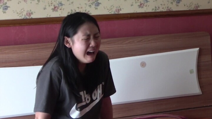 A guy pretends his girlfriend has cancer to break up with her, then brings a beautiful woman home to