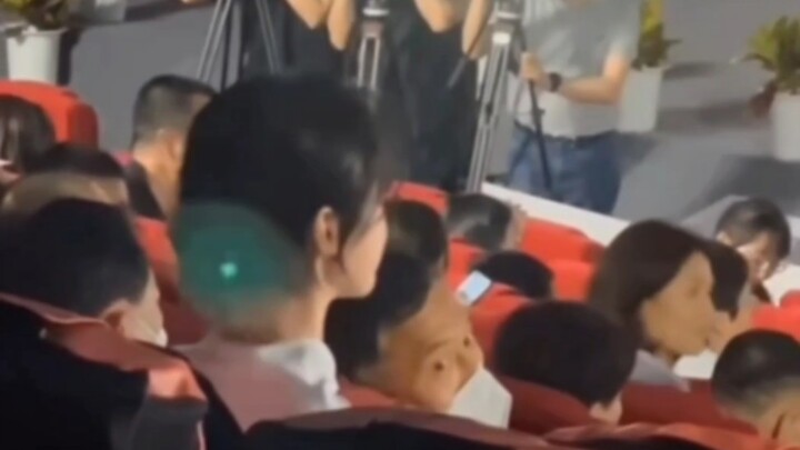 [Chen Duling] She truly exudes a strong scholarly aura—cool, serene, and refined, with gentle elegan