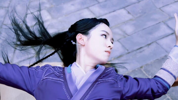 عندما تتشاجر الحسناوات، لا بدّ من استخدام السوط – المطلوب هو جمالٌ وجاذبيةٌ في آنٍ واحد!