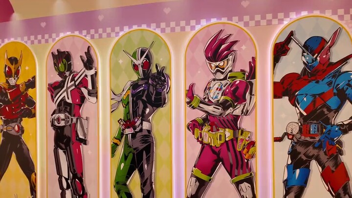 Kamen Rider theme restaurant first day check-in Kamen Rider Gabu is here! How do you know I fist-bum