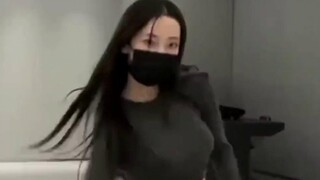 ليو تشي مين وكارينا~~ تحدي النظر بعيدًا رقم 6، بالتأكيد لا يزال الأفضل هو الأخت ليو دوانغ دوانغ، رغم