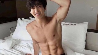 【Dành cho bạn gái】Khi bạn trai phát hiện bạn đang nhìn đùi của Jeongguk...