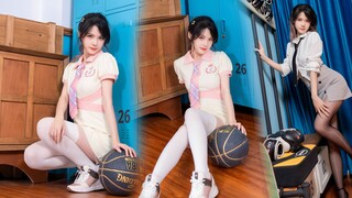 Her tie can dance! -Hot Issue-