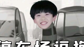 Zhang Hanrui's funny video: teasing dogs in the parking lot