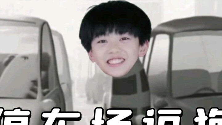 Zhang Hanrui's funny video: teasing dogs in the parking lot