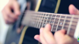 Bài hát chủ đề chơi guitar "Uninhibited" của "Chen Qing Ling"