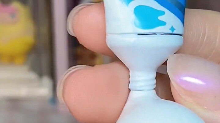 Japanese Gachapon Sharing｜What comes out of the tube is actually a small animal?