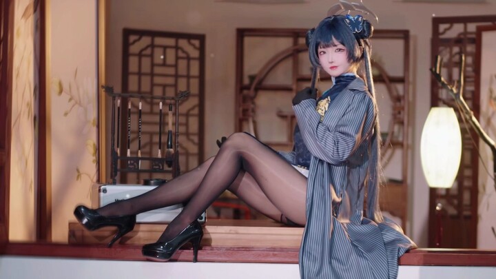 Ssst… pelan-pelan, jangan sampai ketahuan kalau aku mata-mata!