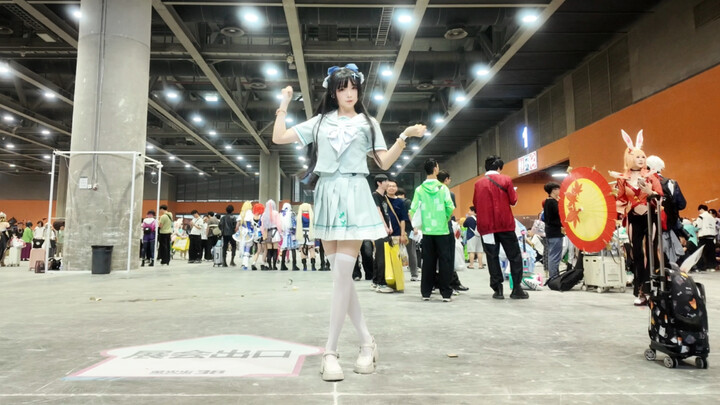 Triển lãm anime ép người qua đường xem 3 phút ( ´▽` )ﾉ