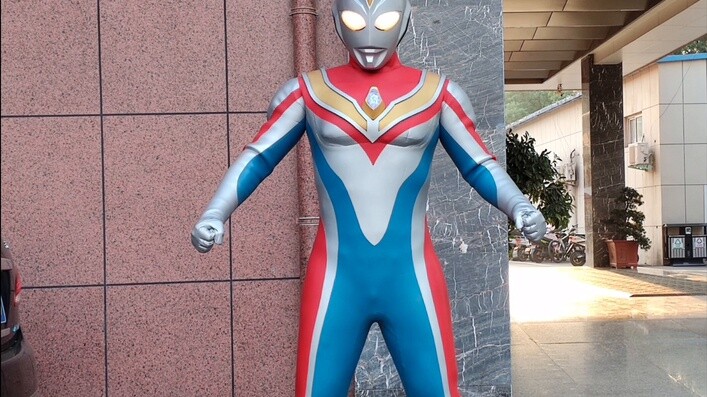 Tentang transformasi saya dari awal menjadi Ultraman Dyna untuk menghadiri pernikahan teman saya