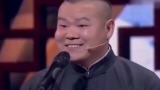 Tuổi thơ của bộ đồ chơi thẻ treo cổng trường - tỷ lệ nhỏ vừa với bầu trời?