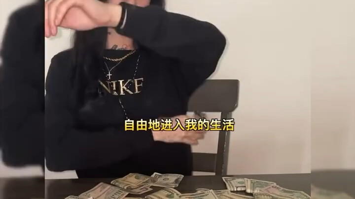 这视频是我看得最虔诚的一条视频#万万没想到 #内容过于真实 #钱来钱来钱从四面八方来