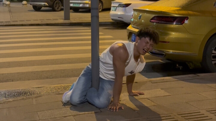 The chance of humans being killed by a pillar is no longer 0%! Sitting cross-legged on the pillar, u