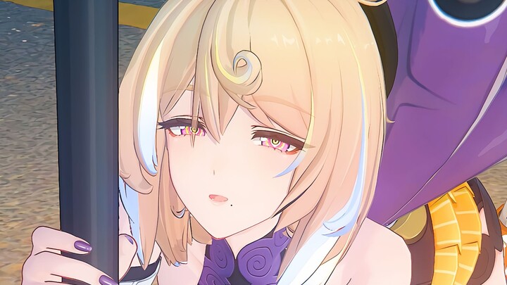 อีเต๋อไห่ลี่ยืนอยู่ตรงนั้นเหมือนเดิมเลย