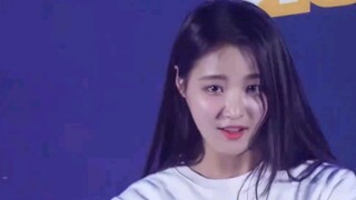 Lee Da Bin Yeonwoo HD لقطة مباشرة "BBoom Bboom" (MOMOLAND) (Yeonwoo)