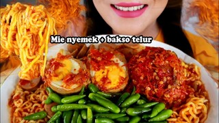 ASMR MIE NYEMEK INDOMIE GORENG TOPPING CABE RAWIT,  BAKSO ISI TELUR | ASMR MUKBANG INDONESIA
