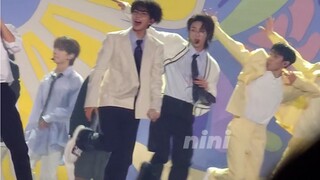 [Yoon Jeonghan] Bunny, I didn't catch up? Bunny, did I dance wrong? It's okay, I'll just get by with