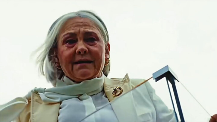 زوجة مرعبة تعمد إلى تسميم زوجها بدواء لإخفاء سر من أربعين عامًا مضت